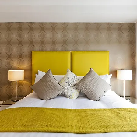 60 Adelaide Square Apartment *