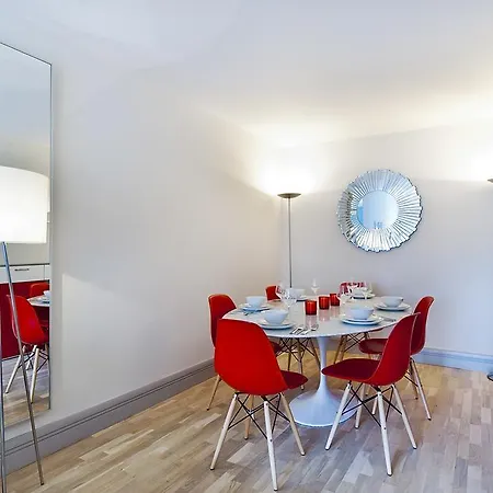 60 Adelaide Square Apartment